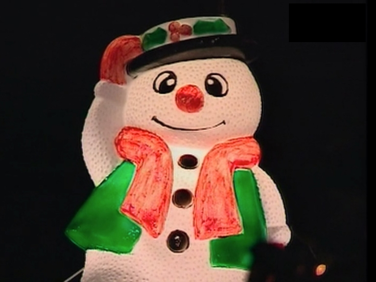 A snowman light.