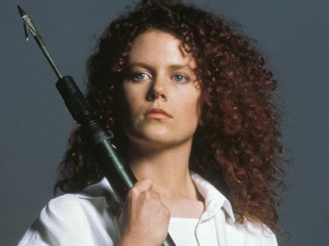 Nicole Kidman as Rae Ingram in Dead Calm holding a spear gun.