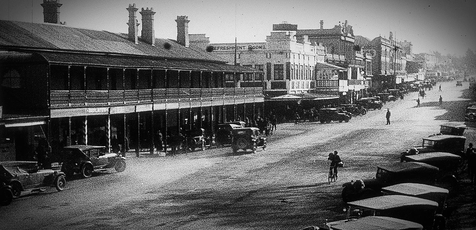 Street view of the town of Orange, NSW in 1927