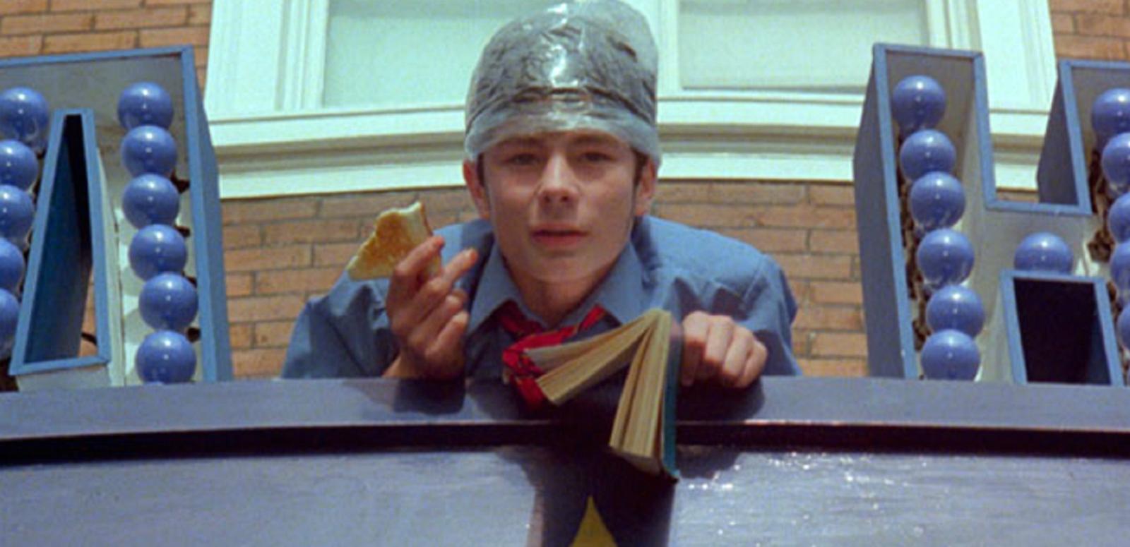 Ross O'Donovan in a scene from Starstruck (1982)