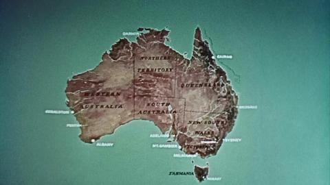 Map of Australia, showing names of its capital cities, regional centres, states and territories